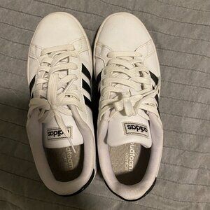 Adidas Grand Court Cloudfoam sneaker size 6.5